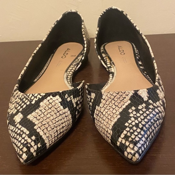 Aldo Snakeskin Flat Loafer Shoe Size 7 Pointy Toe Slip On Casual - Picture 1 of 10